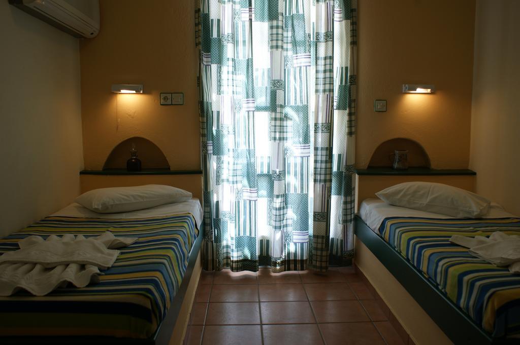 Jason Studios & Apartments Naxos City Chambre photo
